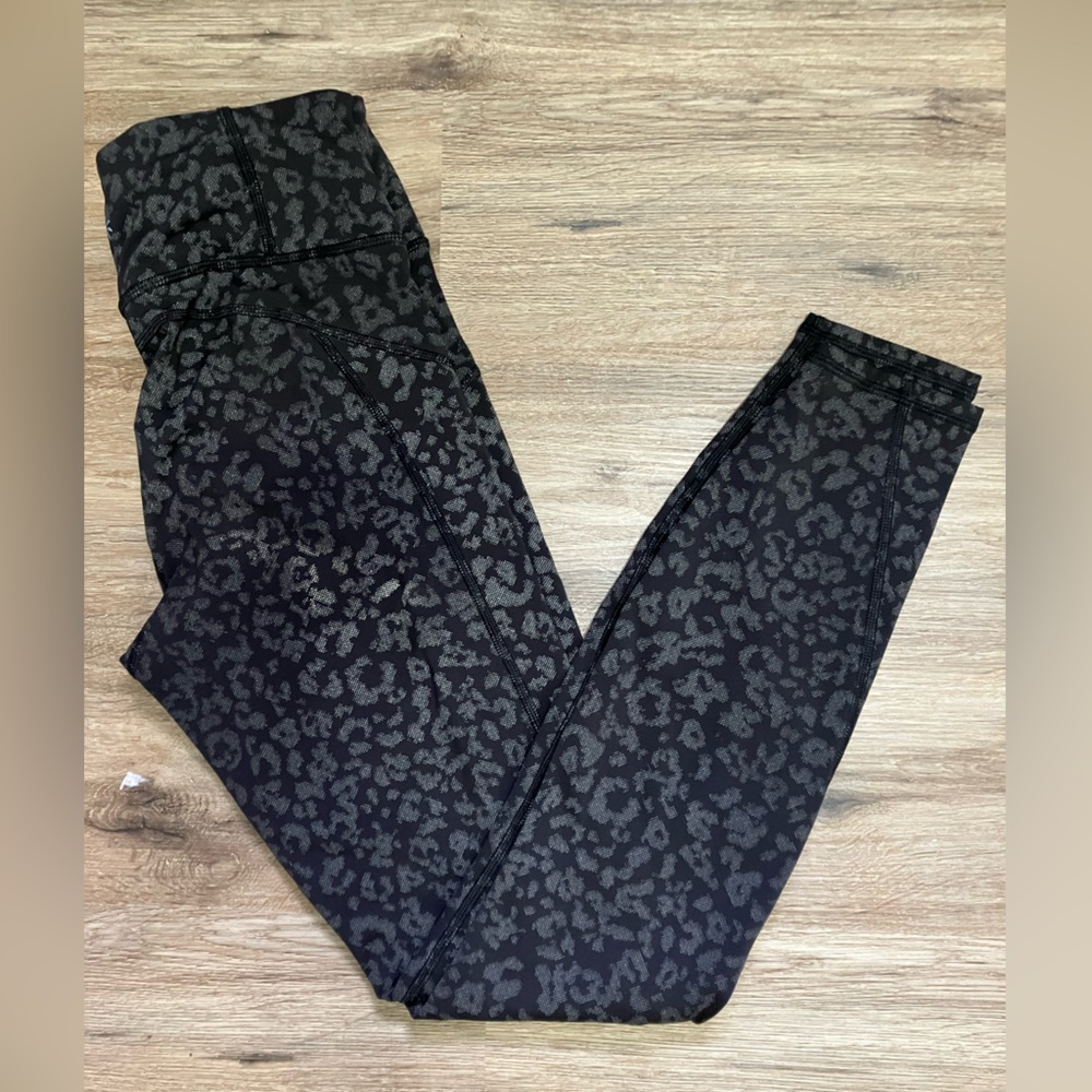 Athleta Rainier Tight size XS Leopard